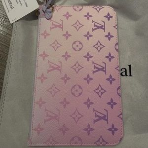 Limited Edition Louis Vuitton Neverfull Wristlet